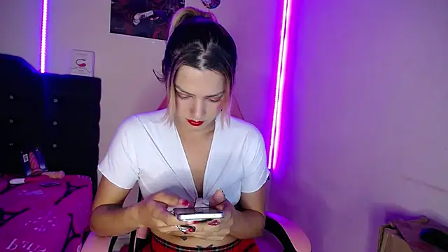 yuliana 19 online show from 10.18.25