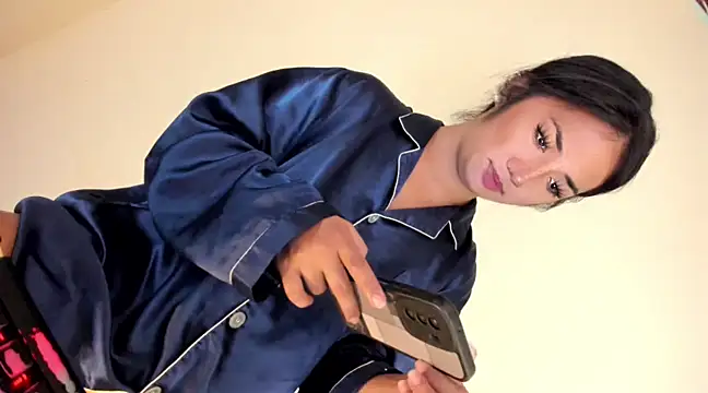 Snapshot of Seductive_Lena chatting on 01.22.25 Seductive Lena online show from 01.22.25