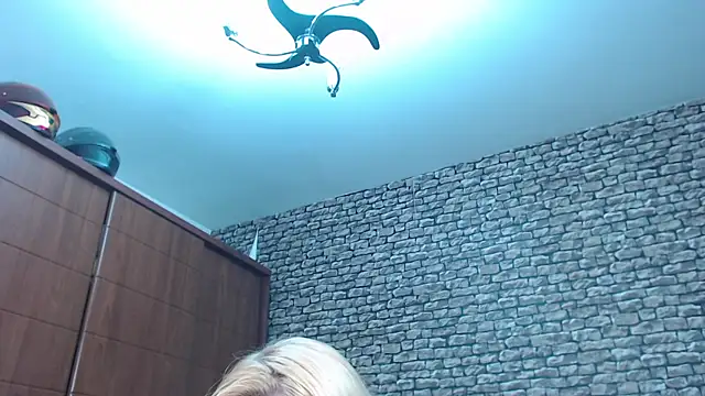 CuteBlondeMe online show from 01.25.25