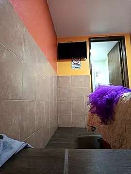 Snapshot of karlaalva chatting on 12.22.25 karlaalva online show from 12.22.25