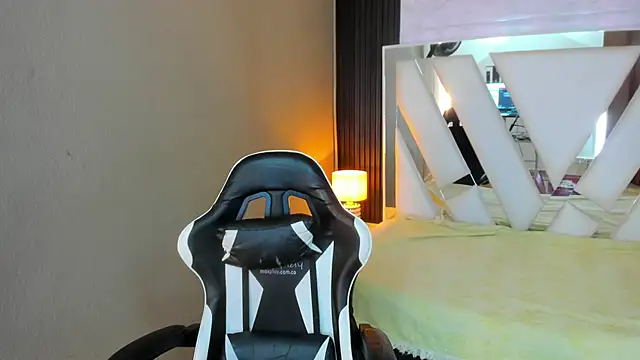 Linda4Petite online show from 04.04.26