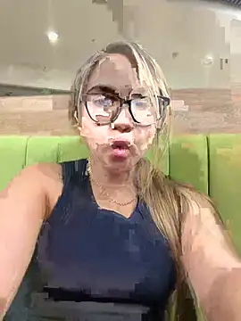 Snapshot of NatashaCruz- chatting on 05.28.26 NatashaCruz- online show from 05.28.26