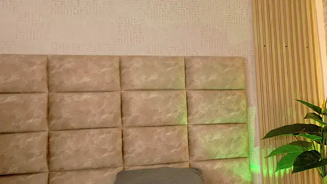 CameronCollins  online show from 05.12.26