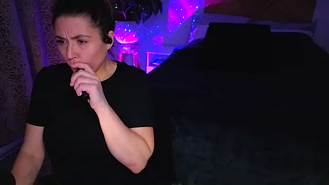 Ellie-L-Elizabeth online show from 01.06.26