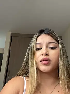 lunablossom  online show from 09.17.25