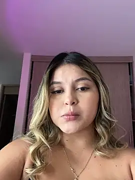 lunablossom  online show from 10.15.25