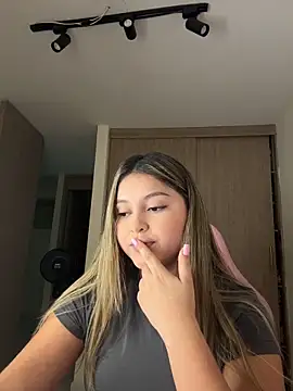 lunablossom  online show from 03.17.26