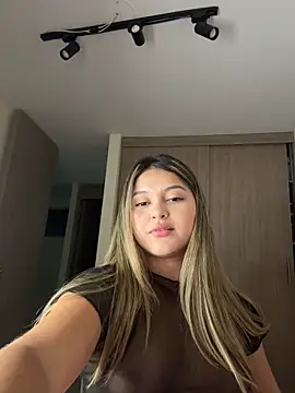 lunablossom  online show from 03.31.26