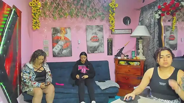 lesbiancuple online show from 04.17.26