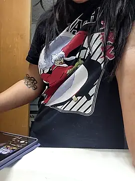 Snapshot of AriannaPena chatting on 10.15.25 AriannaPena online show from 10.15.25