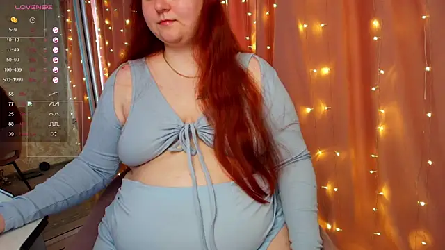 Snapshot of Mia_Bows chatting on 05.24.26 Mia Bows online show from 05.24.26