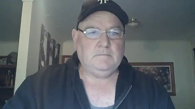 Snapshot of HOTANAL chatting on 09.08.25 HOTANAL online show from 09.08.25