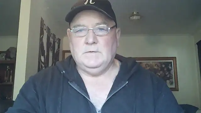 Snapshot of HOTANAL chatting on 09.17.25 HOTANAL online show from 09.17.25