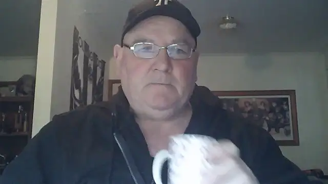 Snapshot of HOTANAL chatting on 09.18.25 HOTANAL online show from 09.18.25