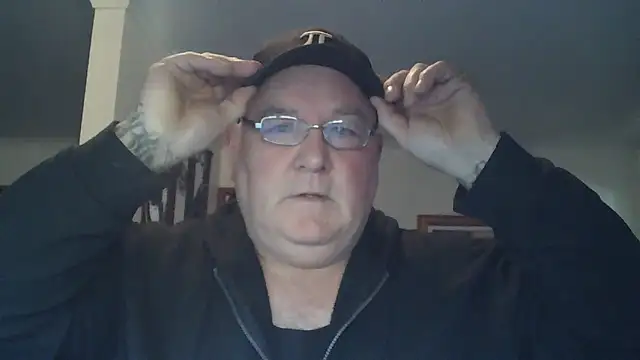 Snapshot of HOTANAL chatting on 09.28.25 HOTANAL online show from 09.28.25