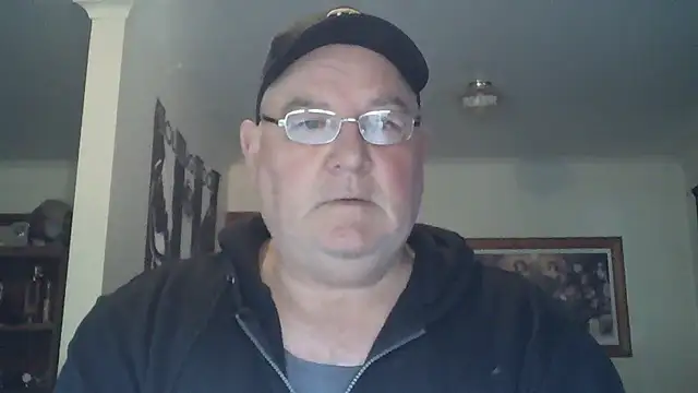 Snapshot of HOTANAL chatting on 10.02.25 HOTANAL online show from 10.02.25