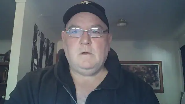 Snapshot of HOTANAL chatting on 10.14.25 HOTANAL online show from 10.14.25