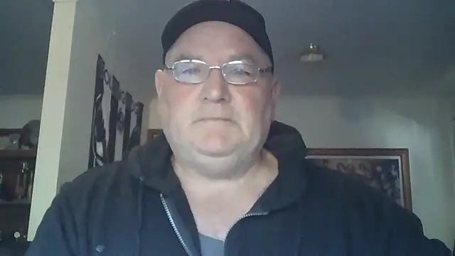 Snapshot of HOTANAL chatting on 10.15.25 HOTANAL online show from 10.15.25