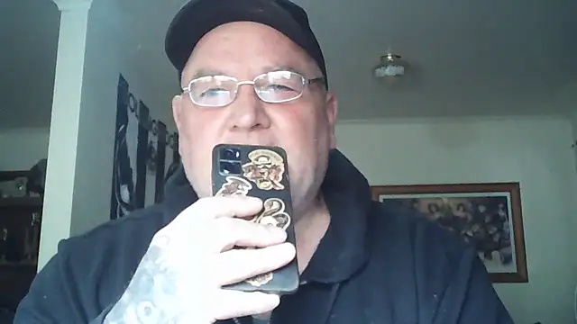 Snapshot of HOTANAL chatting on 10.24.25 HOTANAL online show from 10.24.25