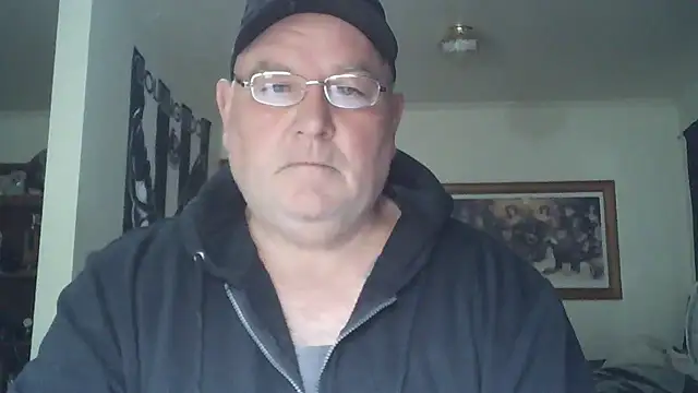 Snapshot of HOTANAL chatting on 10.31.25 HOTANAL online show from 10.31.25