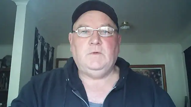 Snapshot of HOTANAL chatting on 11.04.25 HOTANAL online show from 11.04.25