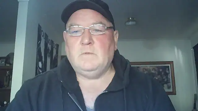 Snapshot of HOTANAL chatting on 11.05.25 HOTANAL online show from 11.05.25