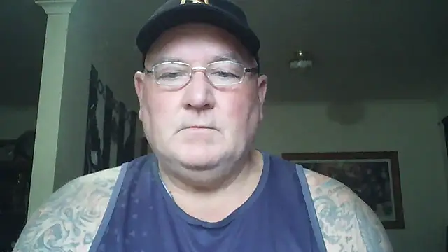 Snapshot of HOTANAL chatting on 11.10.25 HOTANAL online show from 11.10.25