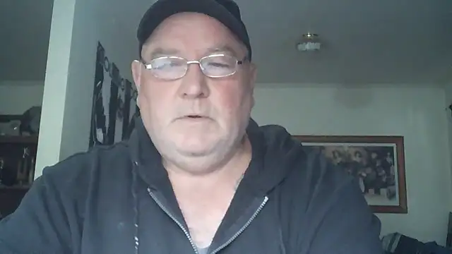 Snapshot of HOTANAL chatting on 11.20.25 HOTANAL online show from 11.20.25