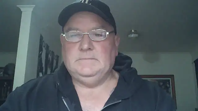 Snapshot of HOTANAL chatting on 11.25.25 HOTANAL online show from 11.25.25