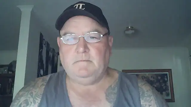 Snapshot of HOTANAL chatting on 12.04.25 HOTANAL online show from 12.04.25