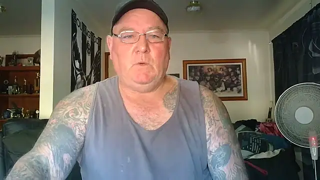 Snapshot of HOTANAL chatting on 02.02.26 HOTANAL online show from 02.02.26