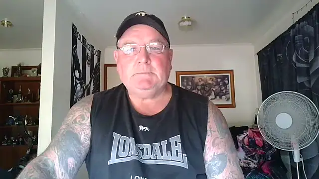 Snapshot of HOTANAL chatting on 02.04.26 HOTANAL online show from 02.04.26