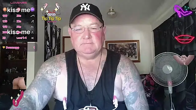 Snapshot of HOTANAL chatting on 02.23.26 HOTANAL online show from 02.23.26