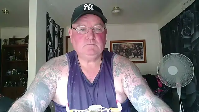 Snapshot of HOTANAL chatting on 02.24.26 HOTANAL online show from 02.24.26