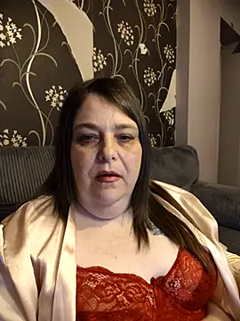 Snapshot of HouseWifeWhore_Milf chatting on 04.24.26 HouseWifeWhore Milf online show from 04.24.26