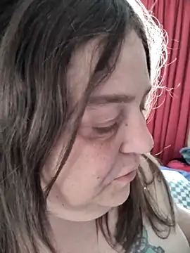 Snapshot of HouseWifeWhore_Milf chatting on 05.29.26 HouseWifeWhore Milf online show from 05.29.26