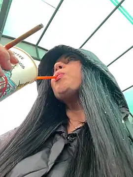 CrazzyChicks online show from 04.15.26