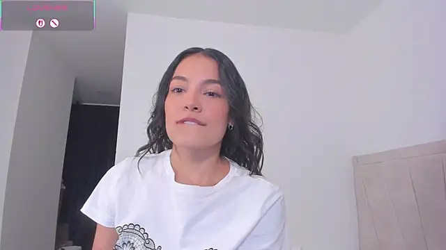TIFFANYRUSSO online show from 07.21.26