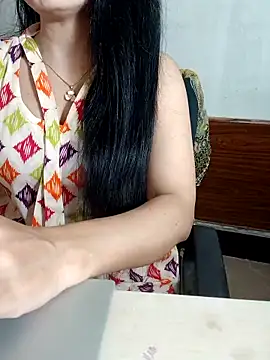 Snapshot of Chanchal--Navya chatting on 05.05.26 Chanchal--Navya online show from 05.05.26