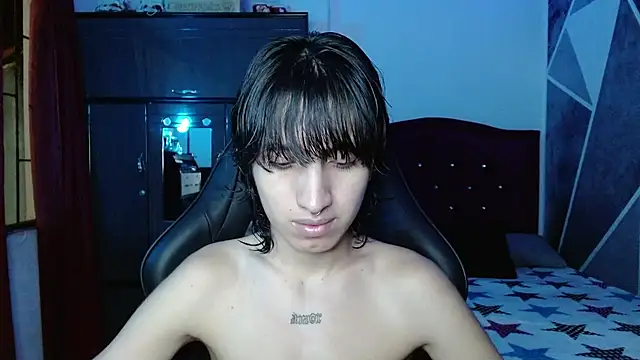 Snapshot of littlextreme chatting on 07.24.26 littlextreme online show from 07.24.26