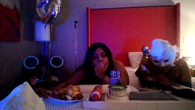 Silhouette J online show from 03.21.26