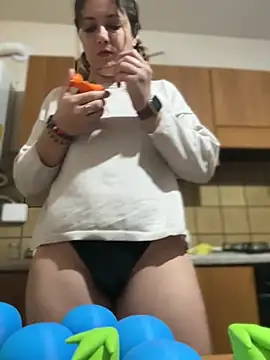 Snapshot of DaisyVibesss chatting on 01.22.25 DaisyVibesss online show from 01.22.25