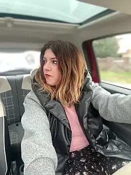 Snapshot of DaisyVibesss chatting on 02.22.25 DaisyVibesss online show from 02.22.25