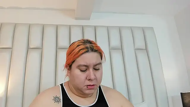 aandreaperez online show from 10.11.25