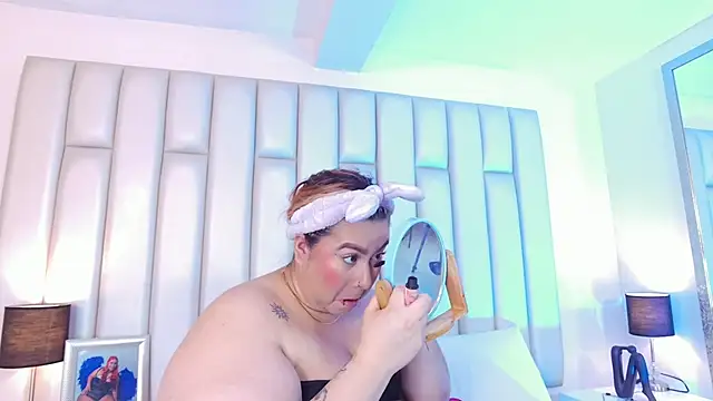 aandreaperez online show from 02.19.26