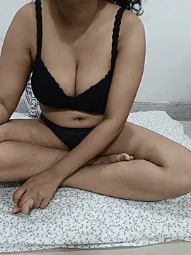 Snapshot of Rubyrosemumbai chatting on 06.25.26 Rubyrosemumbai online show from 06.25.26
