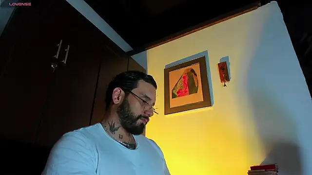 Snapshot of CamiloGray_ chatting on 03.11.26 CamiloGray online show from 03.11.26