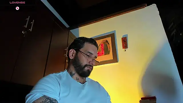 Snapshot of CamiloGray_ chatting on 03.12.26 CamiloGray online show from 03.12.26