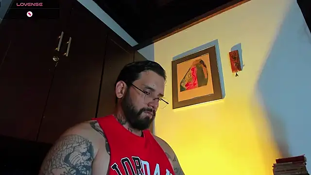 Snapshot of CamiloGray_ chatting on 03.19.26 CamiloGray online show from 03.19.26