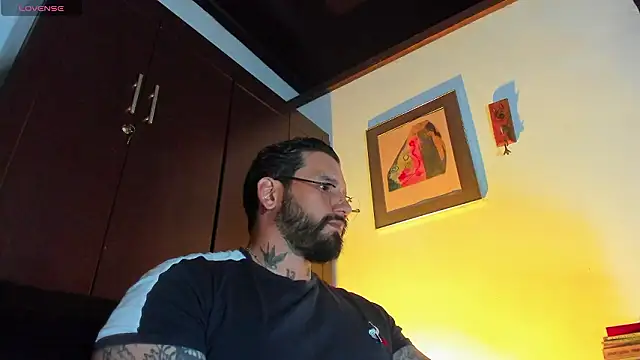 Snapshot of CamiloGray_ chatting on 03.25.26 CamiloGray online show from 03.25.26